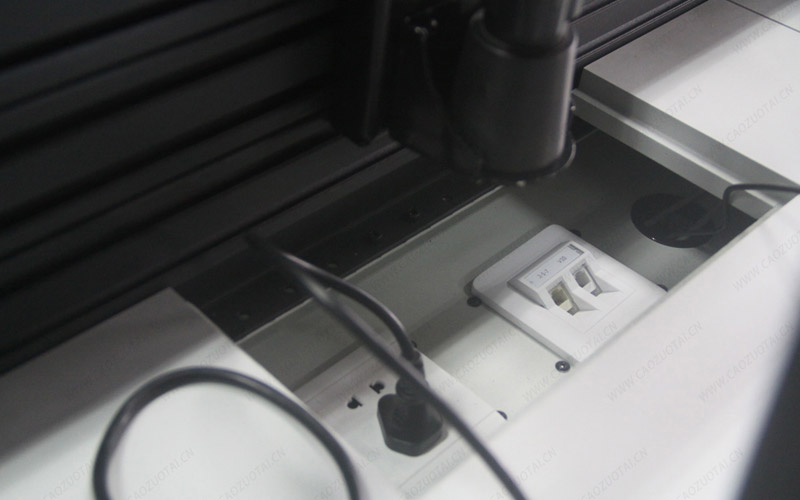 監(jiān)控操作臺防火材質(zhì)圖片