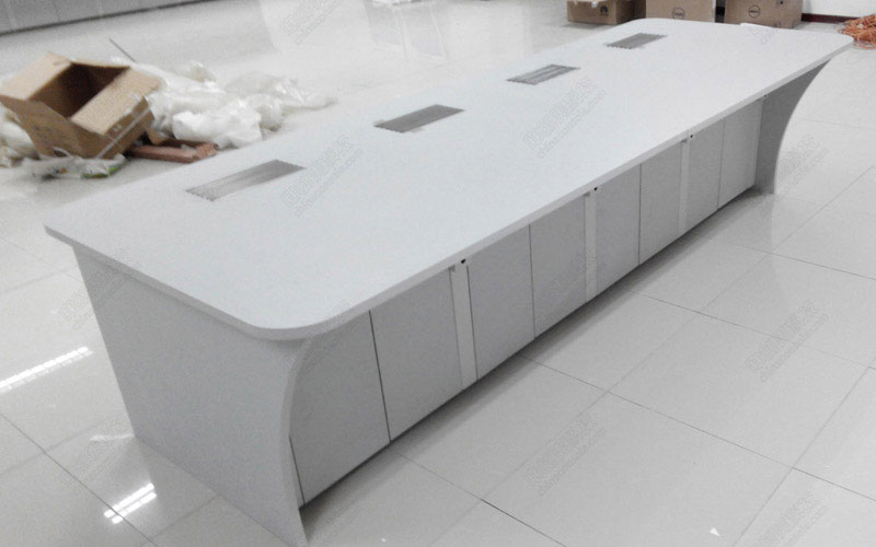 華電新能源各風(fēng)力發(fā)電站機(jī)房監(jiān)控臺圖片